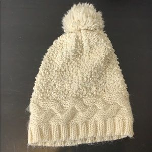 WHITE SPARKLY KNIT BEANIE